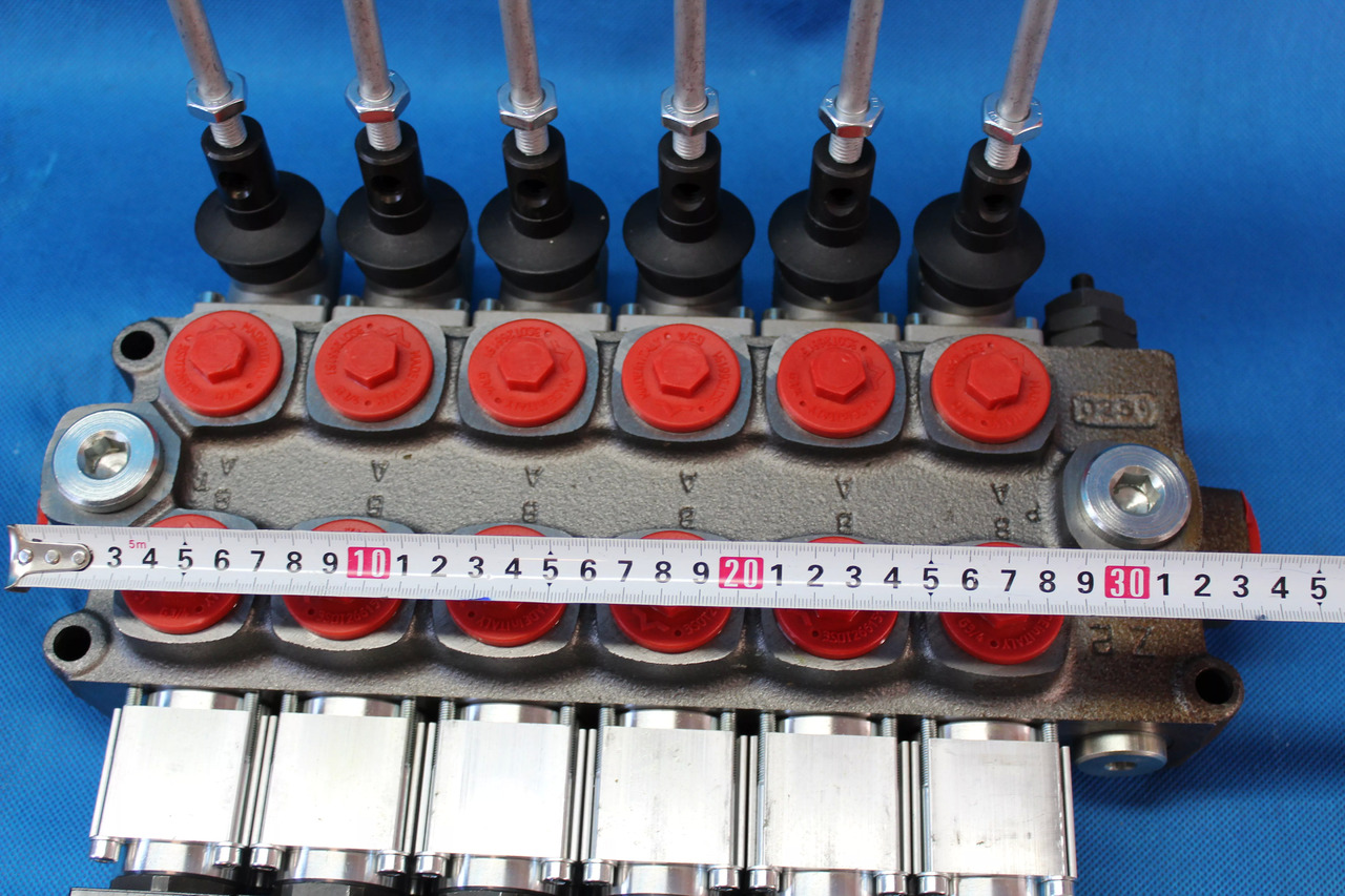 6 Sections Directional Control Valve Galtech Q95 120 l/min 31 GPM Electric solen for HDS-edged and cranes. - Equipo de apoyo en tierra: foto 5 6 Sections Directional Control Valve Galtech Q95 120 l/min 31 GPM Electric solen for HDS-edged and cranes. - Equipo de apoyo en tierra: foto 5