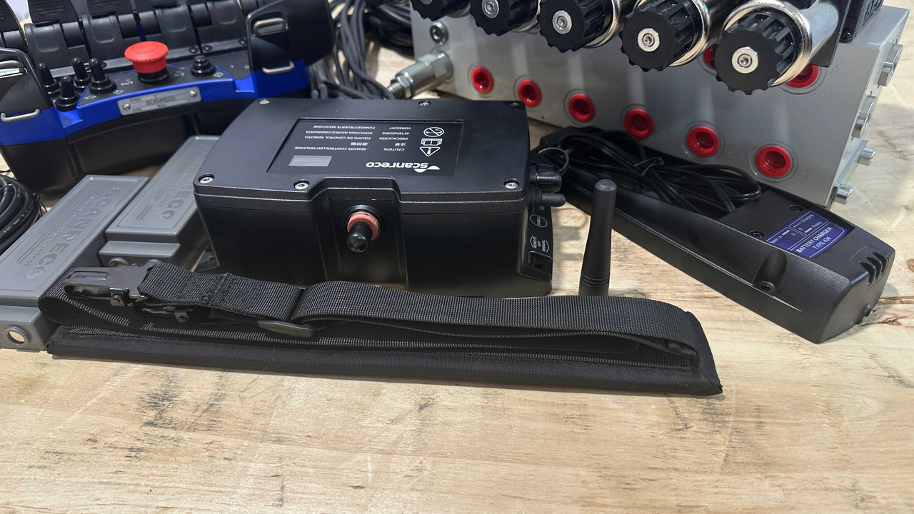 Proportional Valve Cetop valve 6 functions 16GPM 60 l/min + Scanreco G2B Radio Remote and manual operation - Maquinaria de construcción: foto 4 Proportional Valve Cetop valve 6 functions 16GPM 60 l/min + Scanreco G2B Radio Remote and manual operation - Maquinaria de construcción: foto 4