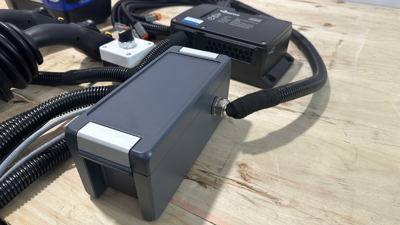 Control Set Radio Remote Scanreco RC400 and JP Joysticks PWM for Nordhydraulic, Kubota, Parker - Maquinaria forestal: foto 3 Control Set Radio Remote Scanreco RC400 and JP Joysticks PWM for Nordhydraulic, Kubota, Parker - Maquinaria forestal: foto 3