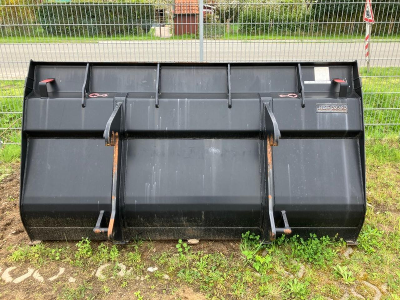 JCB LSB LEICHTGUTSCHAUFEL JCB Q-FIT - Cazo: foto 3 JCB LSB LEICHTGUTSCHAUFEL JCB Q-FIT - Cazo: foto 3