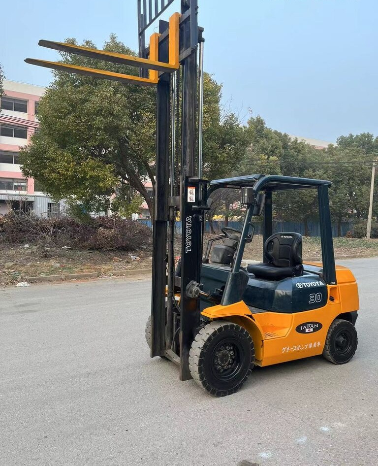 Toyota 7FD30 8FD30 7FD35 3ton 5ton forklift for sale - Carretilla elevadora diésel: foto 5 Toyota 7FD30 8FD30 7FD35 3ton 5ton forklift for sale - Carretilla elevadora diésel: foto 5