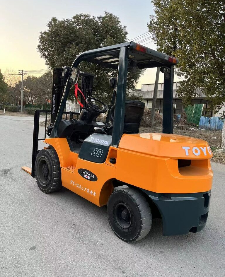 Toyota 7FD30 8FD30 7FD35 3ton 5ton forklift for sale - Carretilla elevadora diésel: foto 3 Toyota 7FD30 8FD30 7FD35 3ton 5ton forklift for sale - Carretilla elevadora diésel: foto 3