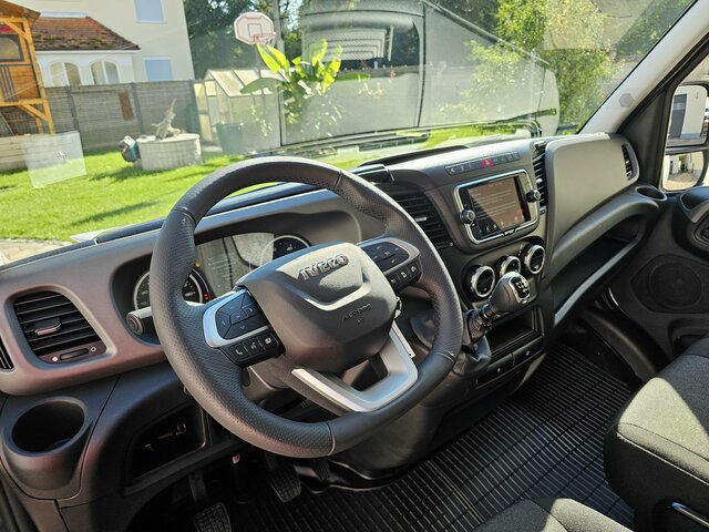 IVECO Daily 35S18 3.0 Koffer Voll-LED Navigation - Furgoneta caja cerrada: foto 4 IVECO Daily 35S18 3.0 Koffer Voll-LED Navigation - Furgoneta caja cerrada: foto 4