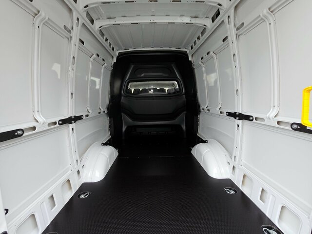 Furgón, Furgoneta combi IVECO Daily 35S18HA8V DOKA Hi-Matic 12m³ L2H2 7 Sitze...: foto 26