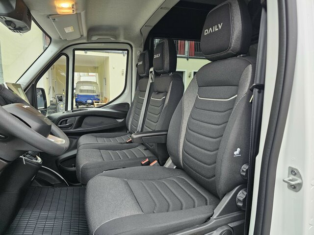 Furgón, Furgoneta combi IVECO Daily 35S18HA8V DOKA Hi-Matic 12m³ L2H2 7 Sitze...: foto 40