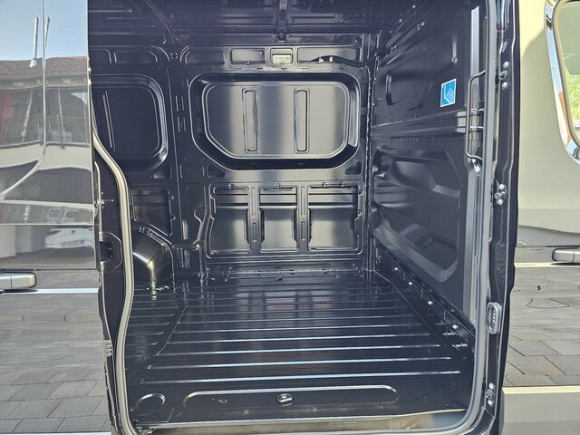 Furgón RENAULT Master L2H2 170 Neues Modell 10'' Navi Kamera: foto 30