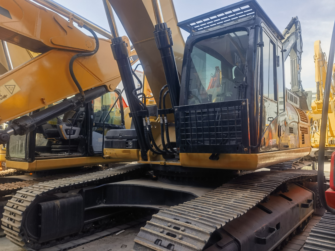 CAT 330D2L Excavator - Excavadora de cadenas: foto 3 CAT 330D2L Excavator - Excavadora de cadenas: foto 3