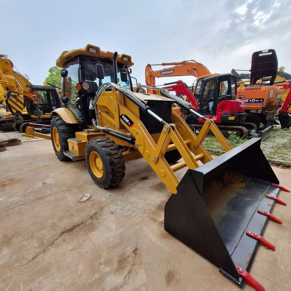 CAT 420F Backhoe Loader - Retroexcavadora: foto 1 CAT 420F Backhoe Loader - Retroexcavadora: foto 1