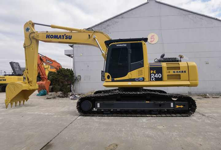 Japan Made Komatsu Second hand PC240LC-8 Excavator Used Construction Machine Komatsu Digger For Sale - Excavadora de cadenas: foto 5 Japan Made Komatsu Second hand PC240LC-8 Excavator Used Construction Machine Komatsu Digger For Sale - Excavadora de cadenas: foto 5