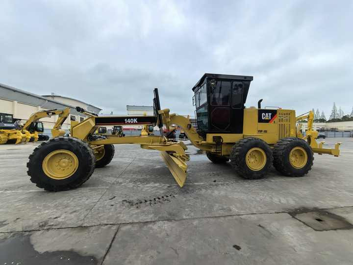 Low hours high quality used motor grader cat 140k cheap for sale - Grader: foto 3 Low hours high quality used motor grader cat 140k cheap for sale - Grader: foto 3