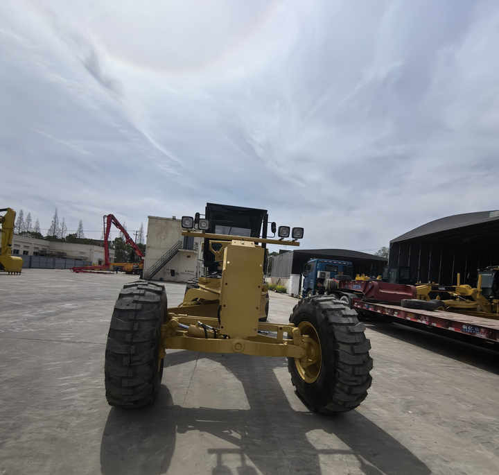 Original CAT Motor Grader caterpillar 140h Grader Second hand cat 140H 140K 140G grader - Grader: foto 2 Original CAT Motor Grader caterpillar 140h Grader Second hand cat 140H 140K 140G grader - Grader: foto 2