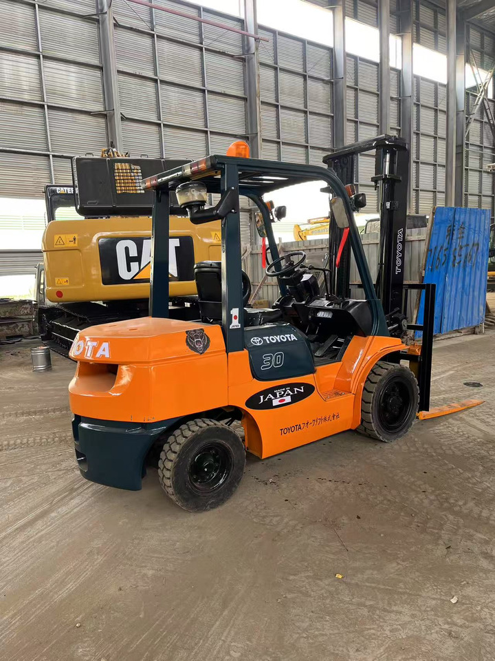 Toyota FD30 Forklift - Carretilla elevadora diésel: foto 4 Toyota FD30 Forklift - Carretilla elevadora diésel: foto 4