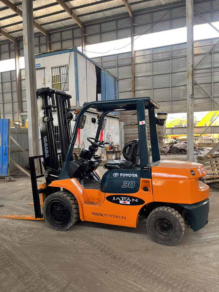 Toyota FD30 Forklift - Carretilla elevadora diésel: foto 2 Toyota FD30 Forklift - Carretilla elevadora diésel: foto 2