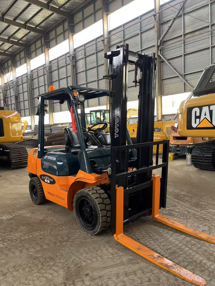 Toyota FD30 Forklift - Carretilla elevadora diésel: foto 4 Toyota FD30 Forklift - Carretilla elevadora diésel: foto 4