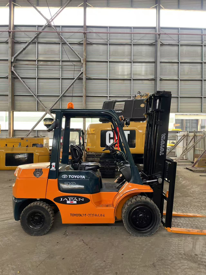 Toyota FD30 Forklift - Carretilla elevadora diésel: foto 1 Toyota FD30 Forklift - Carretilla elevadora diésel: foto 1