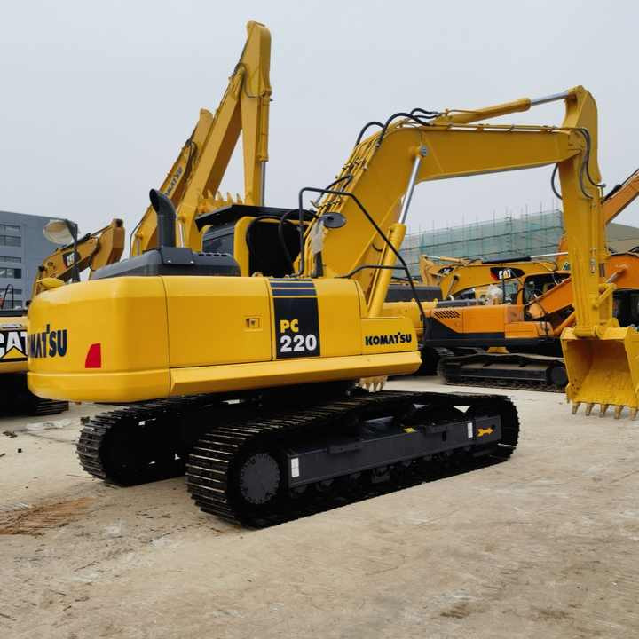 Used Original Japanese KOMATSU PC220-8 used excavator for sale in shanghai yard - Excavadora de cadenas: foto 4 Used Original Japanese KOMATSU PC220-8 used excavator for sale in shanghai yard - Excavadora de cadenas: foto 4