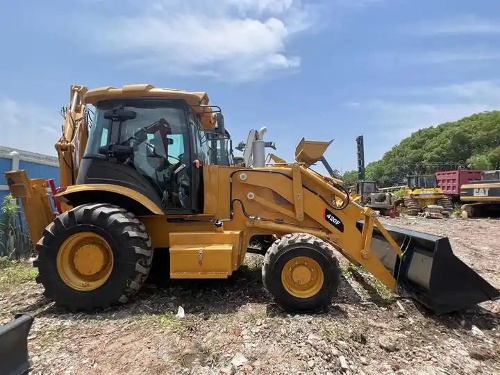 Used machinery CAT 420Fbackhoe loader caterpillar 420F used backhoe loader with cheap price - Retroexcavadora: foto 3 Used machinery CAT 420Fbackhoe loader caterpillar 420F used backhoe loader with cheap price - Retroexcavadora: foto 3