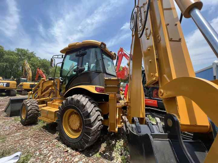 Used machinery CAT 420Fbackhoe loader caterpillar 420F used backhoe loader with cheap price - Retroexcavadora: foto 2 Used machinery CAT 420Fbackhoe loader caterpillar 420F used backhoe loader with cheap price - Retroexcavadora: foto 2