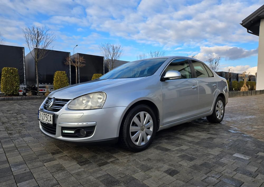 Volkswagen Jetta 2.0 TDI Sportline - Sedan: foto 4 Volkswagen Jetta 2.0 TDI Sportline - Sedan: foto 4