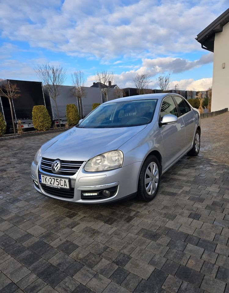 Volkswagen Jetta 2.0 TDI Sportline - Sedan: foto 2 Volkswagen Jetta 2.0 TDI Sportline - Sedan: foto 2