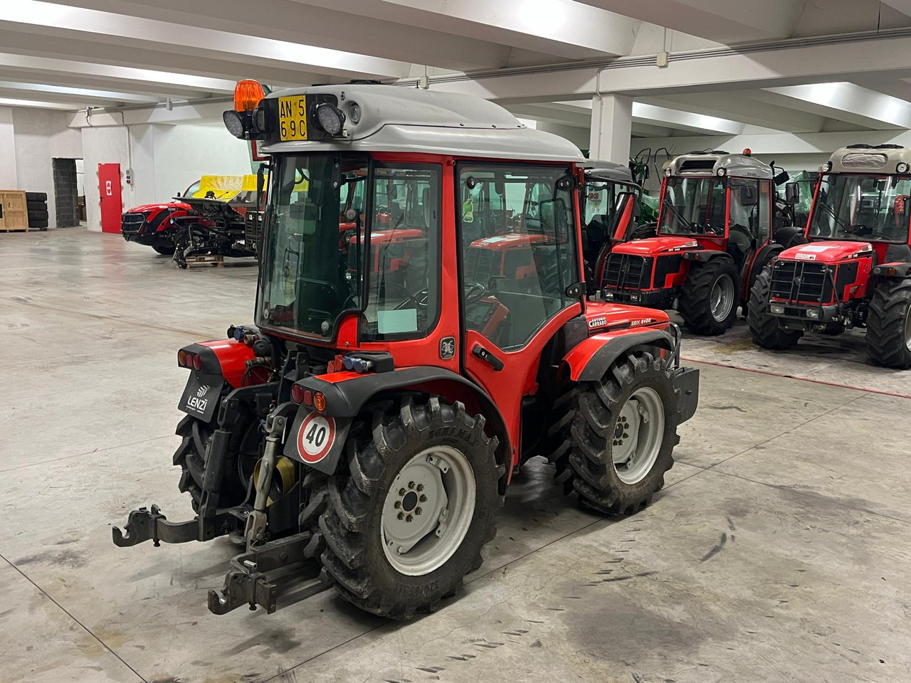 ANTONIO CARRARO SRX 8400 - Tractor: foto 5 ANTONIO CARRARO SRX 8400 - Tractor: foto 5