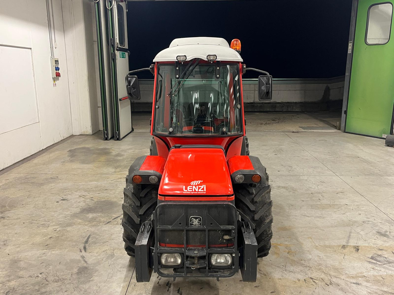 ANTONIO CARRARO SRX 8400 - Tractor: foto 3 ANTONIO CARRARO SRX 8400 - Tractor: foto 3