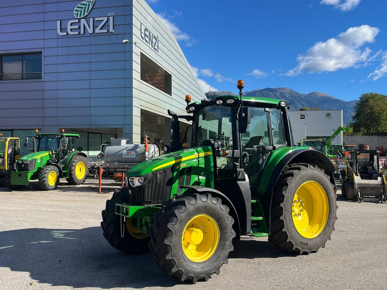 JOHN DEERE 6120 M - Tractor: foto 1 JOHN DEERE 6120 M - Tractor: foto 1