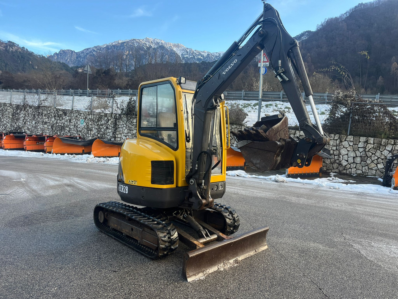 MINIESCAVATORE VOLVO ECR 28 - Miniexcavadora: foto 4 MINIESCAVATORE VOLVO ECR 28 - Miniexcavadora: foto 4