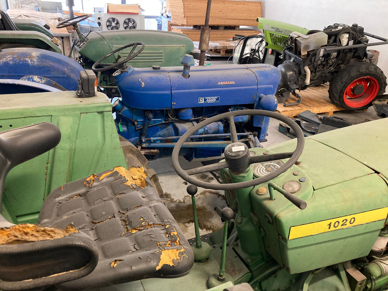 TRATTORE JOHN DEERE 1020 - Tractor: foto 2 TRATTORE JOHN DEERE 1020 - Tractor: foto 2