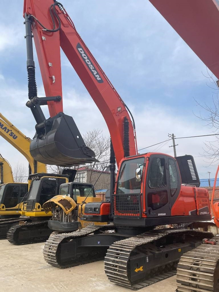 Doosan DX 220 LC-9C - Excavadora de cadenas: foto 1 Doosan DX 220 LC-9C - Excavadora de cadenas: foto 1