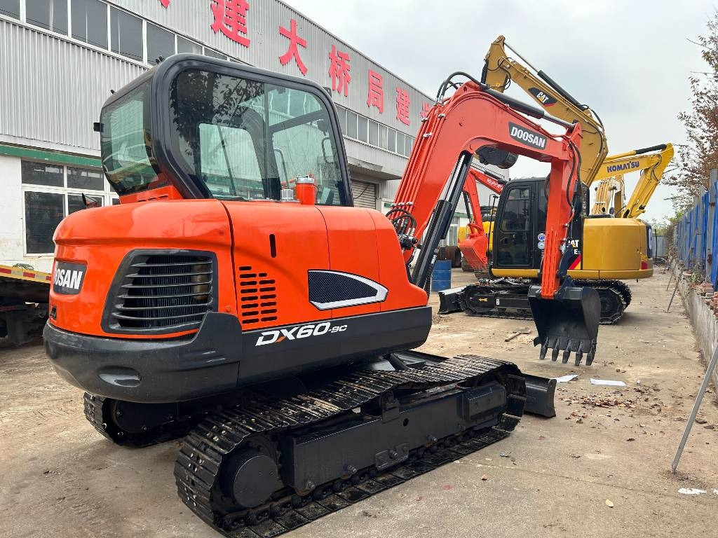 Doosan DX 60  - Excavadora de cadenas: foto 1 Doosan DX 60  - Excavadora de cadenas: foto 1