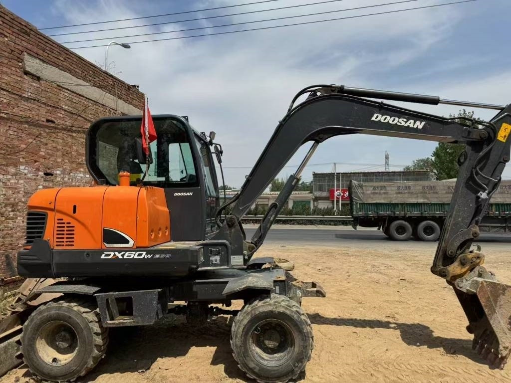 Doosan DX 60  - Miniexcavadora: foto 3 Doosan DX 60  - Miniexcavadora: foto 3