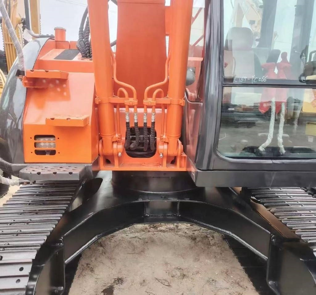 Hitachi 135US - Excavadora de cadenas: foto 5 Hitachi 135US - Excavadora de cadenas: foto 5