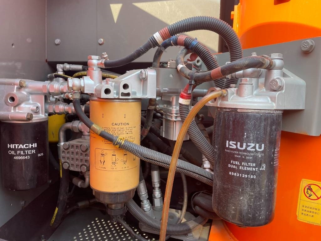 Hitachi ZX 130 - Excavadora de cadenas: foto 4 Hitachi ZX 130 - Excavadora de cadenas: foto 4