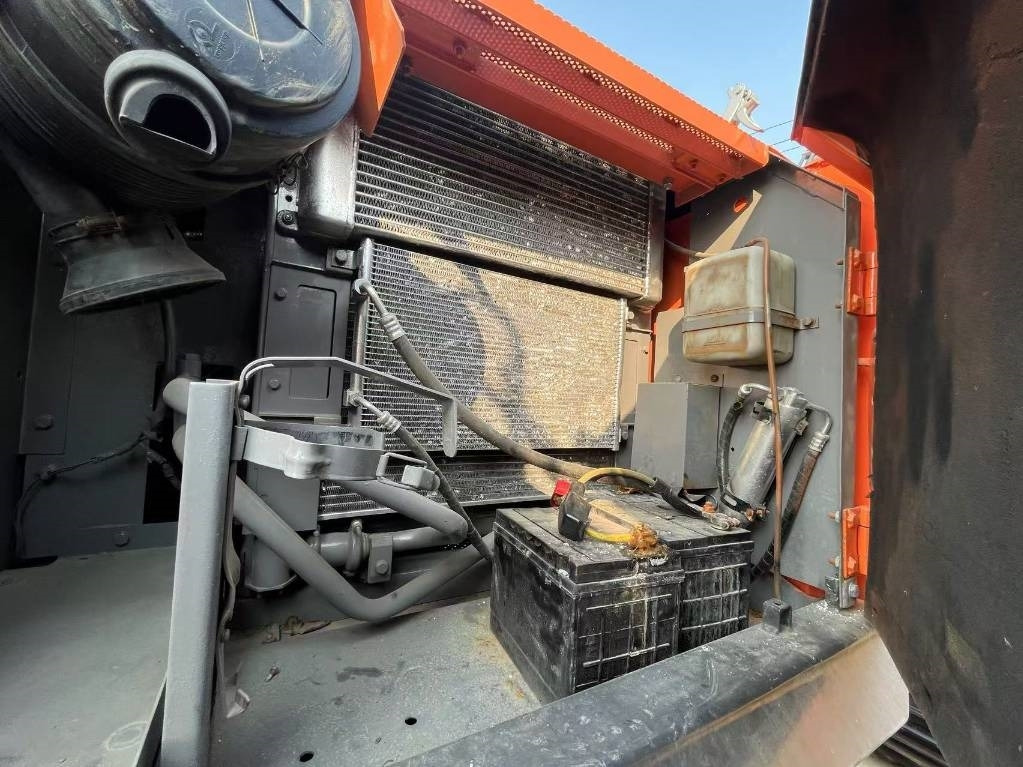 Hitachi ZX 160 - Excavadora de cadenas: foto 2 Hitachi ZX 160 - Excavadora de cadenas: foto 2