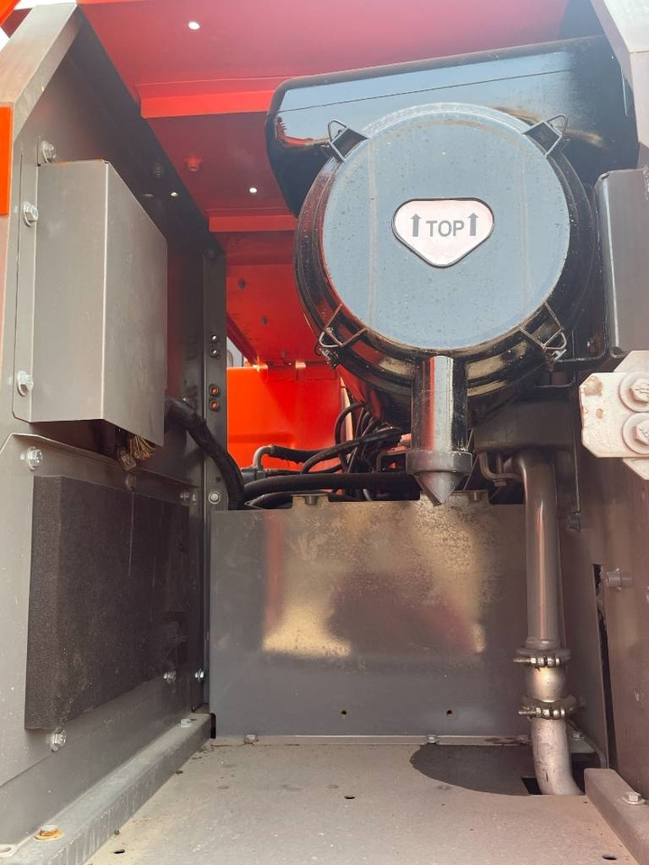 Hitachi ZX 210 - Excavadora de cadenas: foto 3 Hitachi ZX 210 - Excavadora de cadenas: foto 3