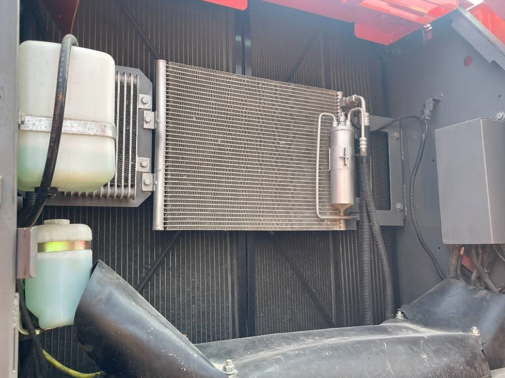 Hitachi ZX 210 - Excavadora de cadenas: foto 4 Hitachi ZX 210 - Excavadora de cadenas: foto 4