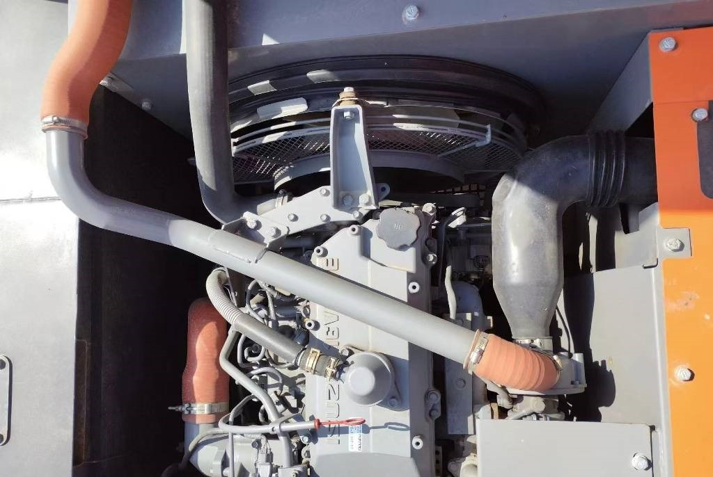 Hitachi ZX 240 - Excavadora de cadenas: foto 4 Hitachi ZX 240 - Excavadora de cadenas: foto 4