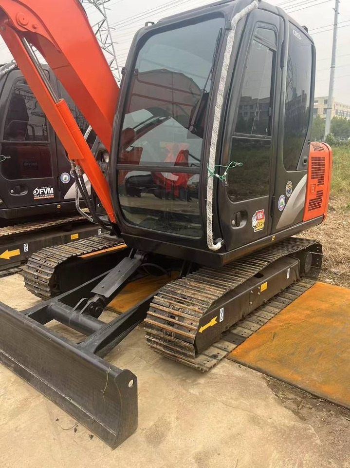 Hitachi zaxis60 - Excavadora de cadenas: foto 1 Hitachi zaxis60 - Excavadora de cadenas: foto 1