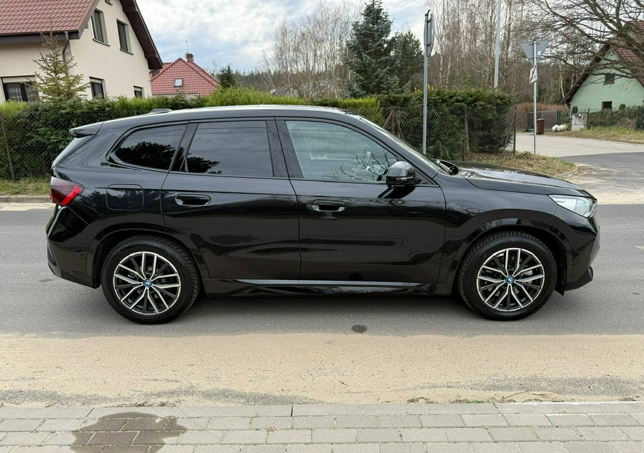 BMW X1 iX1 iX1 xDrive30 313KM M-Sport H/K Panorama AdaptiveLed Masaże Kam360 - Coche: foto 5 BMW X1 iX1 iX1 xDrive30 313KM M-Sport H/K Panorama AdaptiveLed Masaże Kam360 - Coche: foto 5