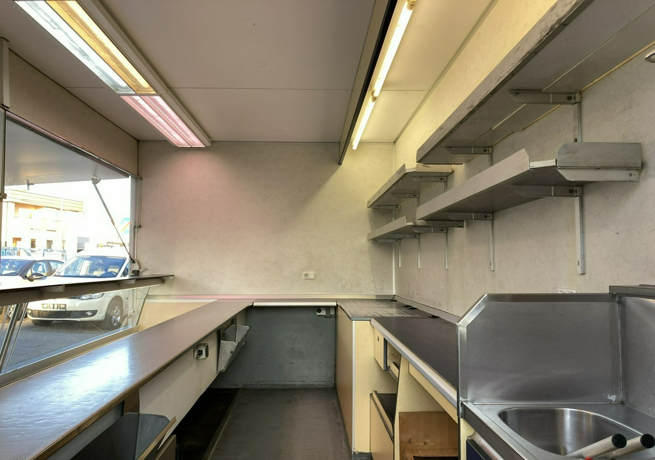 Inna Inny Przycze Autosklep wędli Gastronomiczna food truck foodtruck sklep 20 - Remolque venta ambulante: foto 2 Inna Inny Przycze Autosklep wędli Gastronomiczna food truck foodtruck sklep 20 - Remolque venta ambulante: foto 2