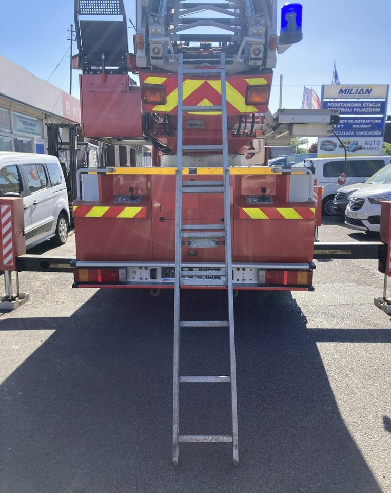 Camión de bomberos MAN L 2000 MAN 15,280 Straż pożarna drabina Strażacka zwyżka 32m Metz Model 20: foto 14 Camión de bomberos MAN L 2000 MAN 15,280 Straż pożarna drabina Strażacka zwyżka 32m Metz Model 20: foto 14