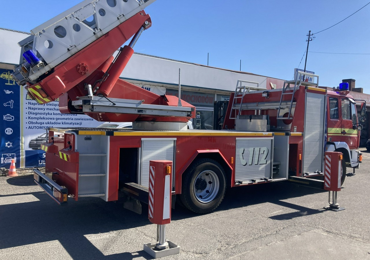 Camión de bomberos MAN L 2000 MAN 15,280 Straż pożarna drabina Strażacka zwyżka 32m Metz Model 20: foto 15 Camión de bomberos MAN L 2000 MAN 15,280 Straż pożarna drabina Strażacka zwyżka 32m Metz Model 20: foto 15