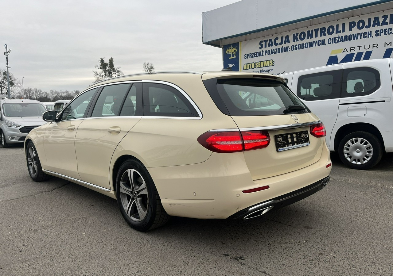 Mercedes-Benz Klasa E E220d T 9G-tronic 197KM Navi FullLed Kamera Asystent Model 2020 FV 2 - Coche: foto 3 Mercedes-Benz Klasa E E220d T 9G-tronic 197KM Navi FullLed Kamera Asystent Model 2020 FV 2 - Coche: foto 3