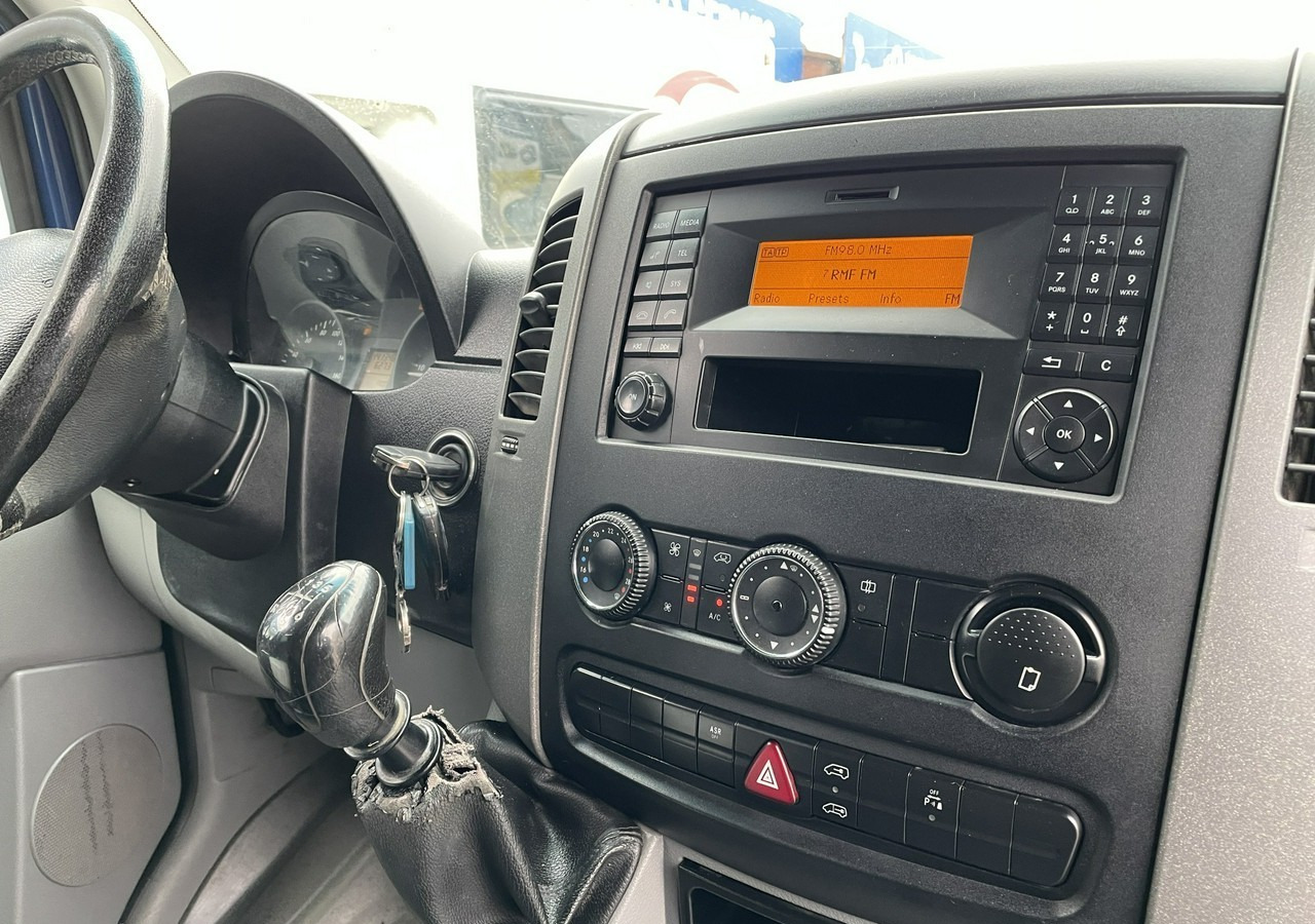 Mercedes-Benz Sprinter Sprinter 316 Maxi Brygadówka 6-osob dokka doka Klima 2010 - Furgoneta combi: foto 3 Mercedes-Benz Sprinter Sprinter 316 Maxi Brygadówka 6-osob dokka doka Klima 2010 - Furgoneta combi: foto 3