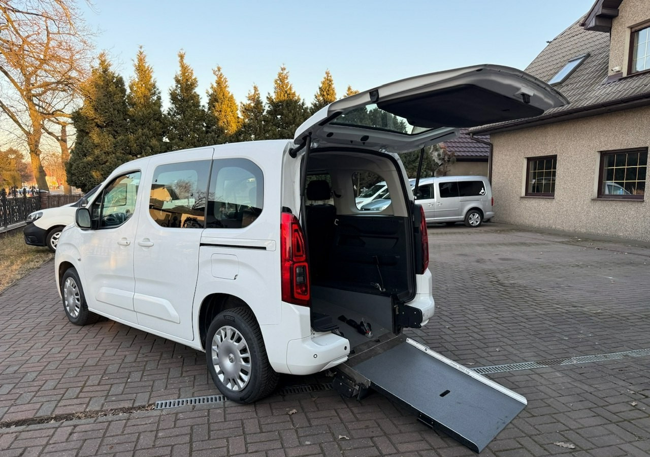 Opel Combo IV Combo Life Combo do przewozu Niepełnosprawnych inwalida rampa Model 2021 - Coche: foto 1 Opel Combo IV Combo Life Combo do przewozu Niepełnosprawnych inwalida rampa Model 2021 - Coche: foto 1