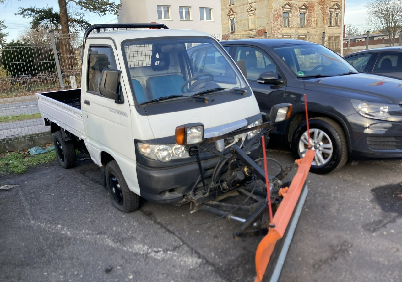 Piaggio Piaggio Porter 4X4 Skrzynia odśnieżarka Pług 2011 - Máquina quitanieve: foto 2 Piaggio Piaggio Porter 4X4 Skrzynia odśnieżarka Pług 2011 - Máquina quitanieve: foto 2