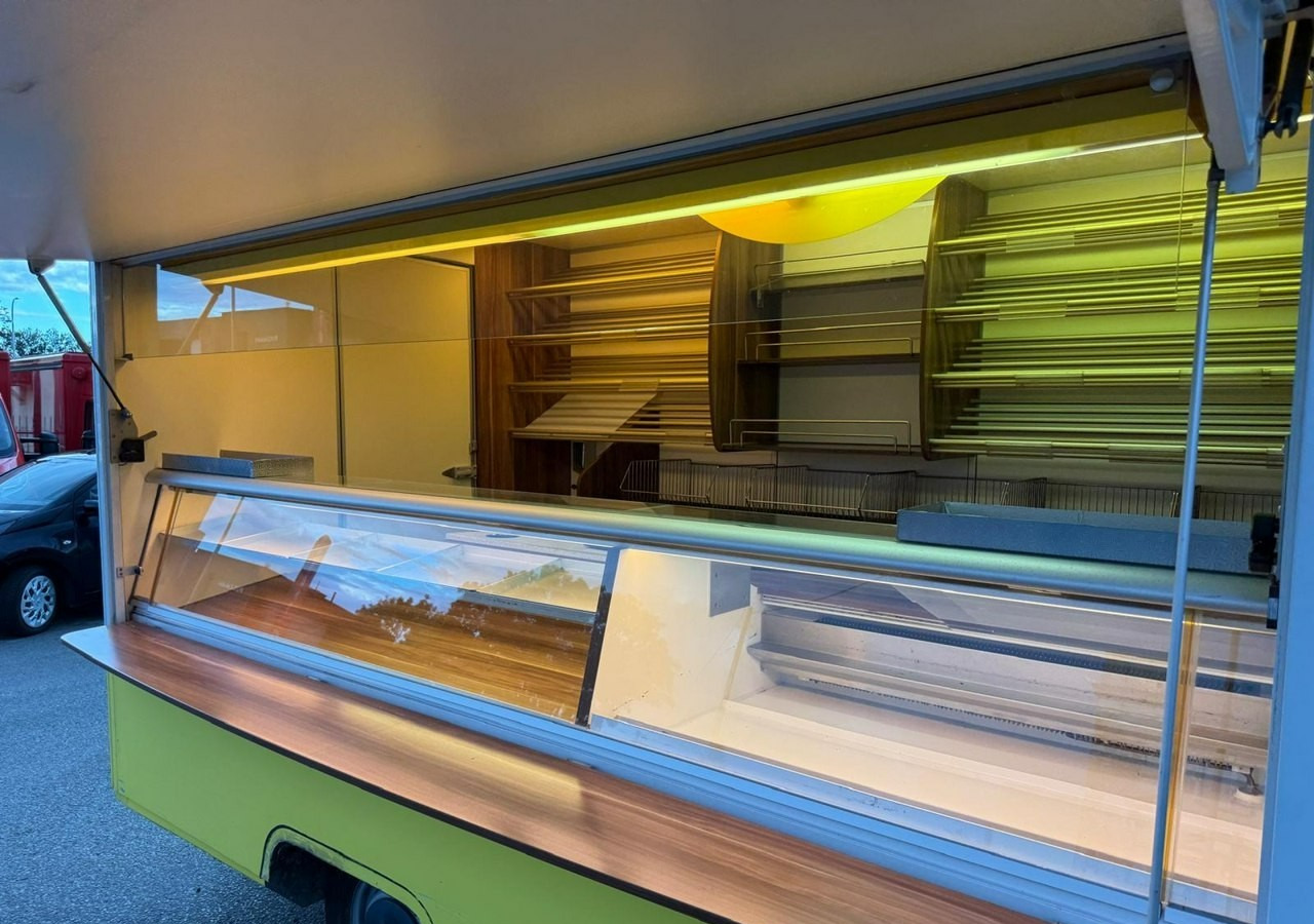 Camión tienda Renault Master Autosklep pieczyw Sklep Gastronomiczny Food Truck Foodtruck BORCO 20: foto 6 Camión tienda Renault Master Autosklep pieczyw Sklep Gastronomiczny Food Truck Foodtruck BORCO 20: foto 6