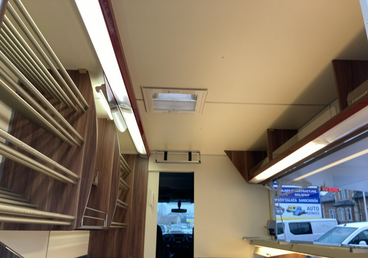 Camión tienda Renault Master Autosklep sklep Bar Gastronomiczny Food Truck Foodtruck Borco 2017: foto 9 Camión tienda Renault Master Autosklep sklep Bar Gastronomiczny Food Truck Foodtruck Borco 2017: foto 9