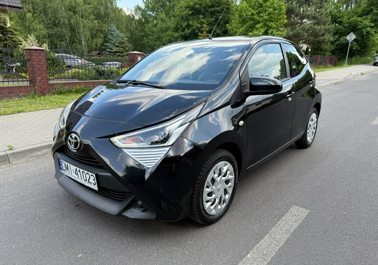 Toyota Aygo II Toyota Aygo 1.0-16V Klima Salon PL 24651km Model 2021 - Hatchback: foto 1 Toyota Aygo II Toyota Aygo 1.0-16V Klima Salon PL 24651km Model 2021 - Hatchback: foto 1